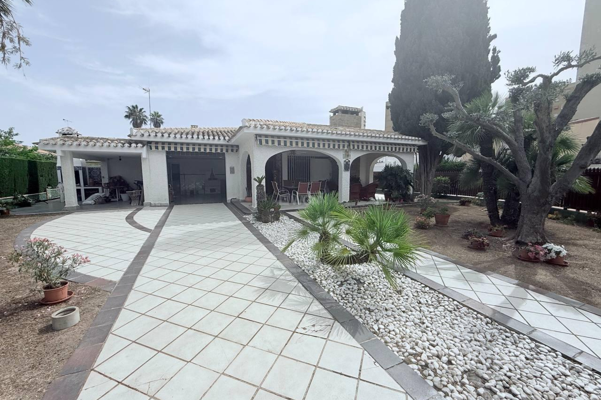 Wiederverkauf - Villa - Orihuela Costa - Campoamor