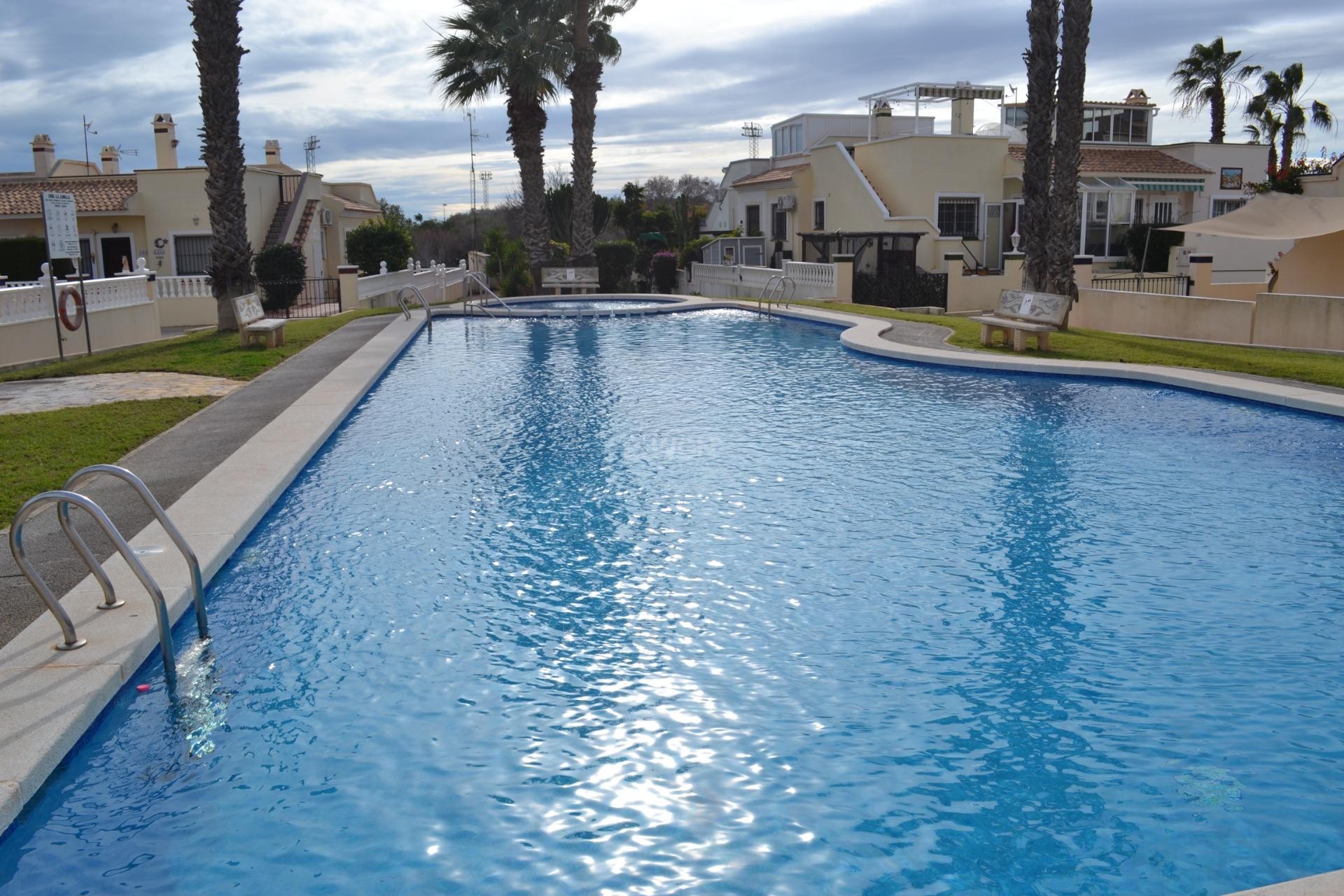 Wiederverkauf - Villa - Orihuela Costa - La Zenia