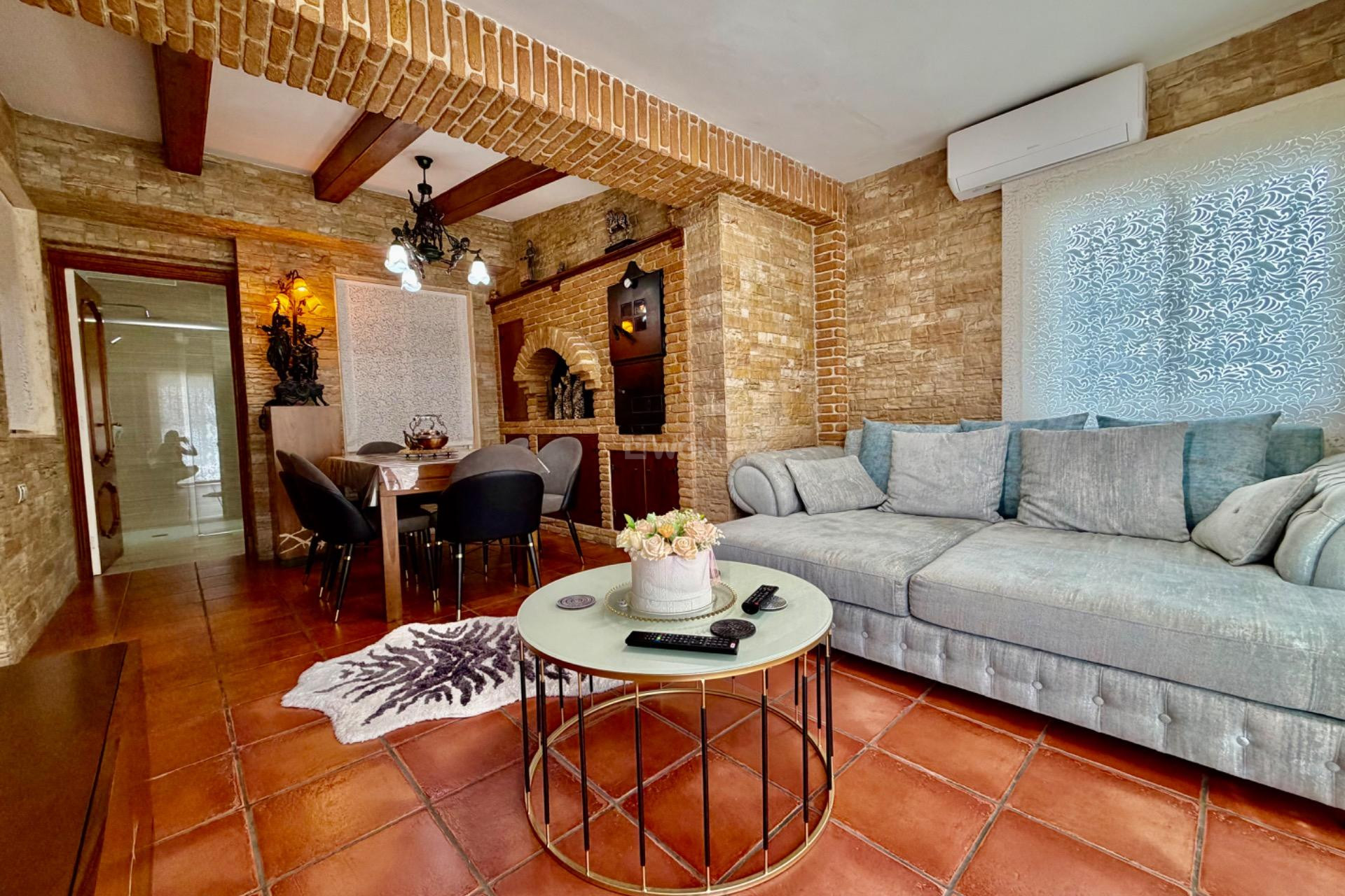 Wiederverkauf - Villa - Orihuela Costa - La Zenia
