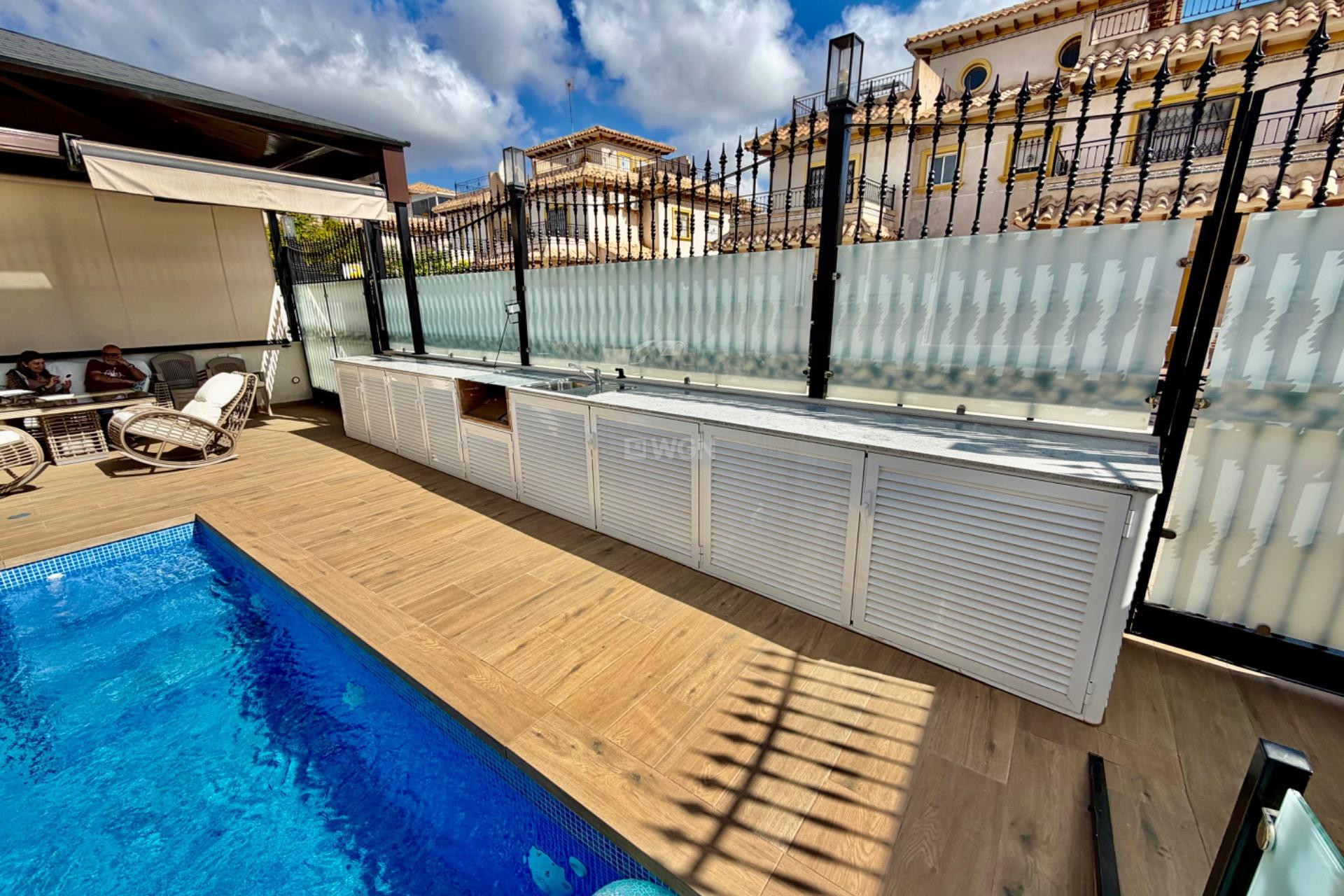 Wiederverkauf - Villa - Orihuela Costa - La Zenia