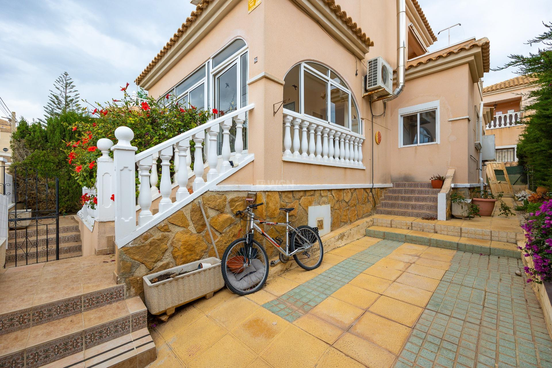 Wiederverkauf - Villa - Orihuela Costa - Villamartín-las Filipinas