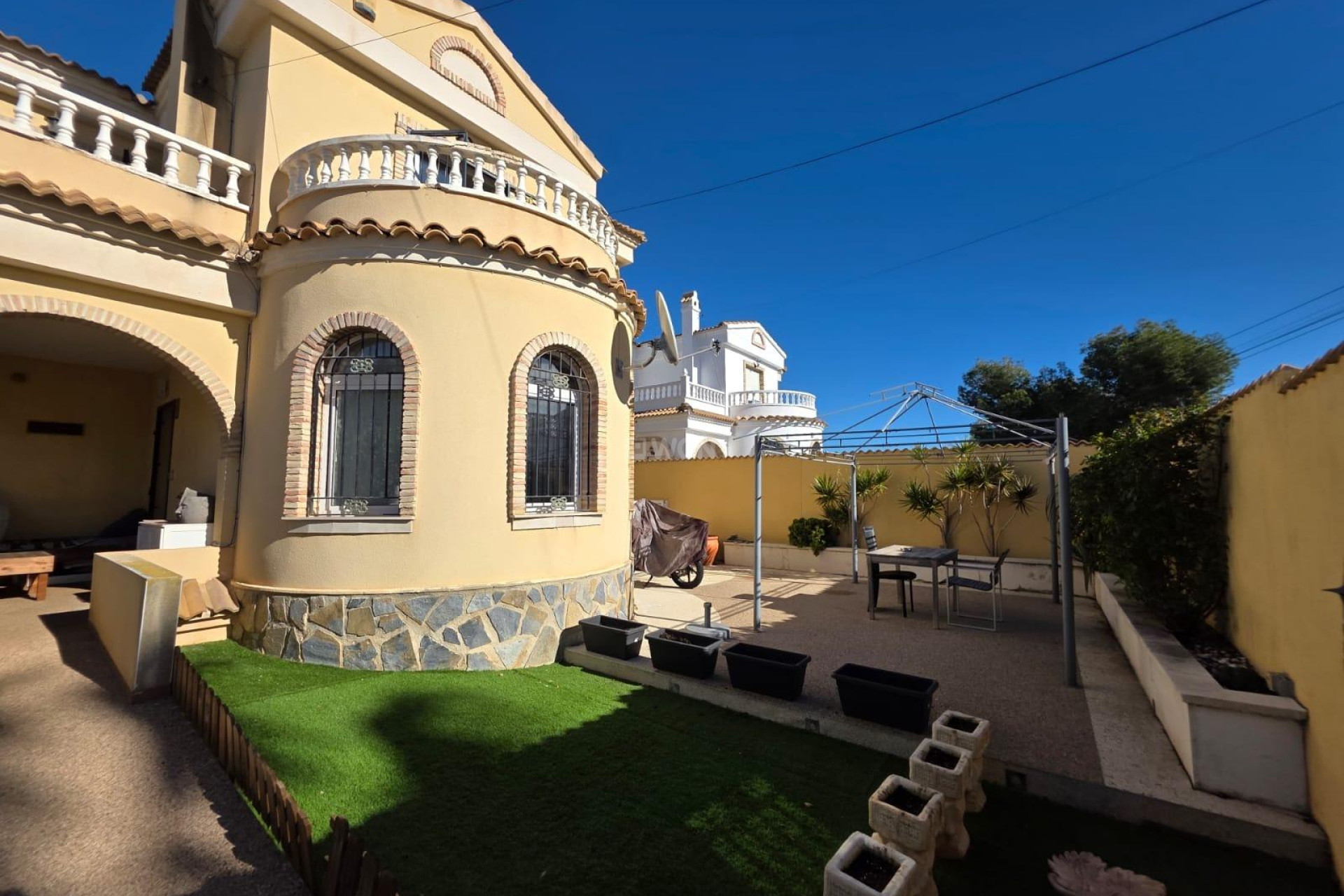 Wiederverkauf - Villa - Orihuela Costa - Villamartín-las Filipinas