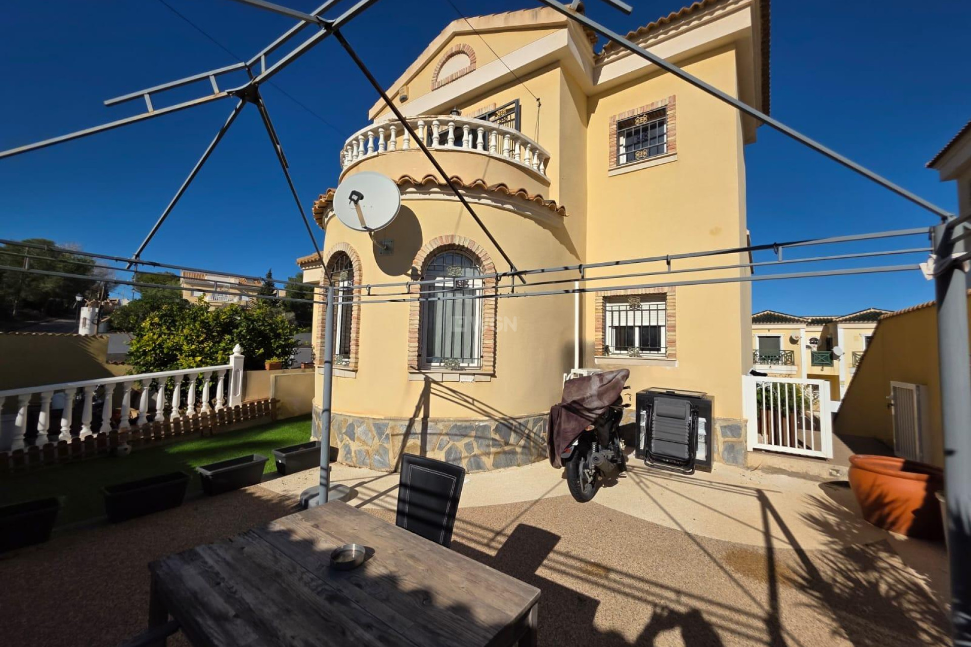 Wiederverkauf - Villa - Orihuela Costa - Villamartín-las Filipinas