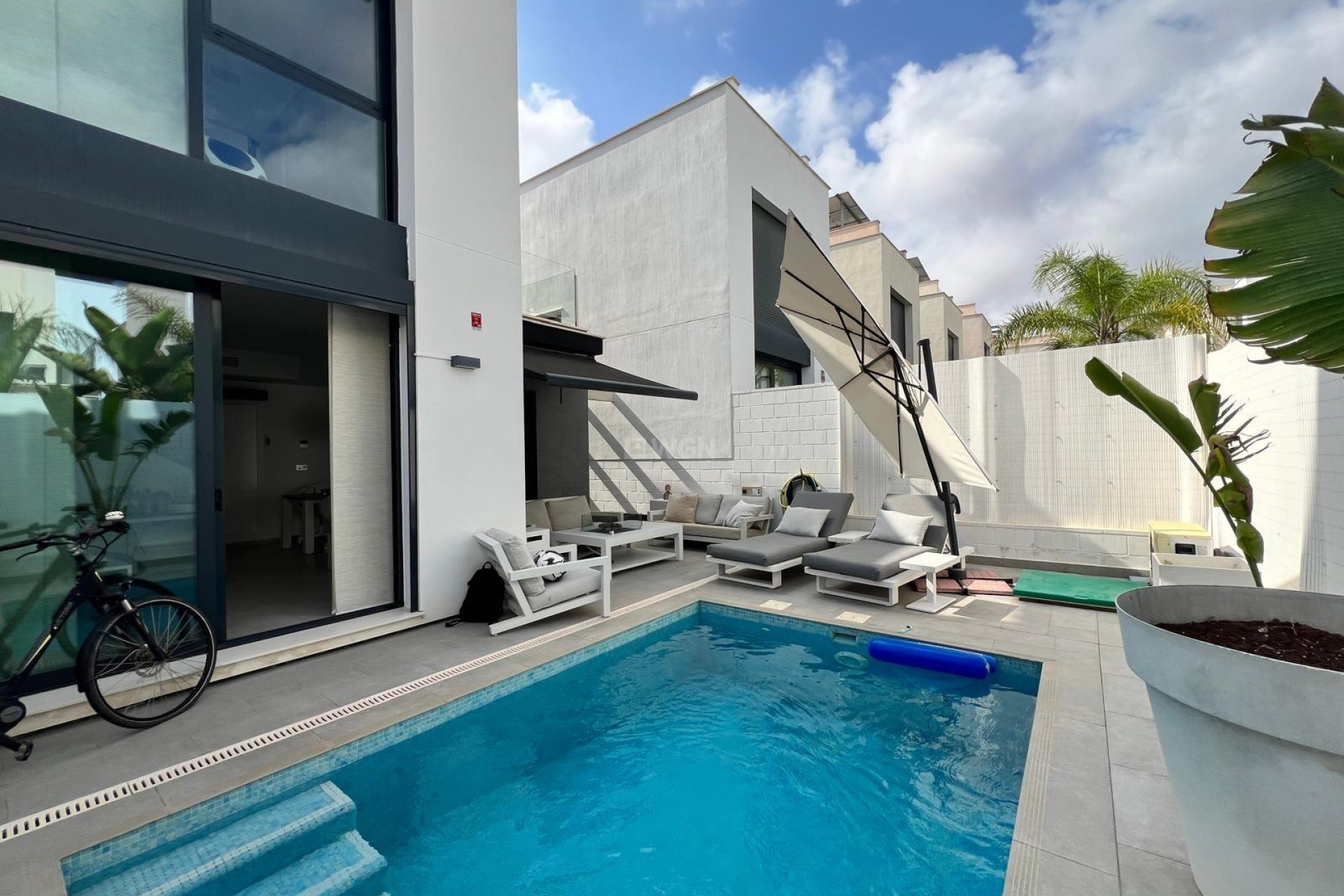 Wiederverkauf - Villa - Orihuela Costa - Villamartín-las Filipinas