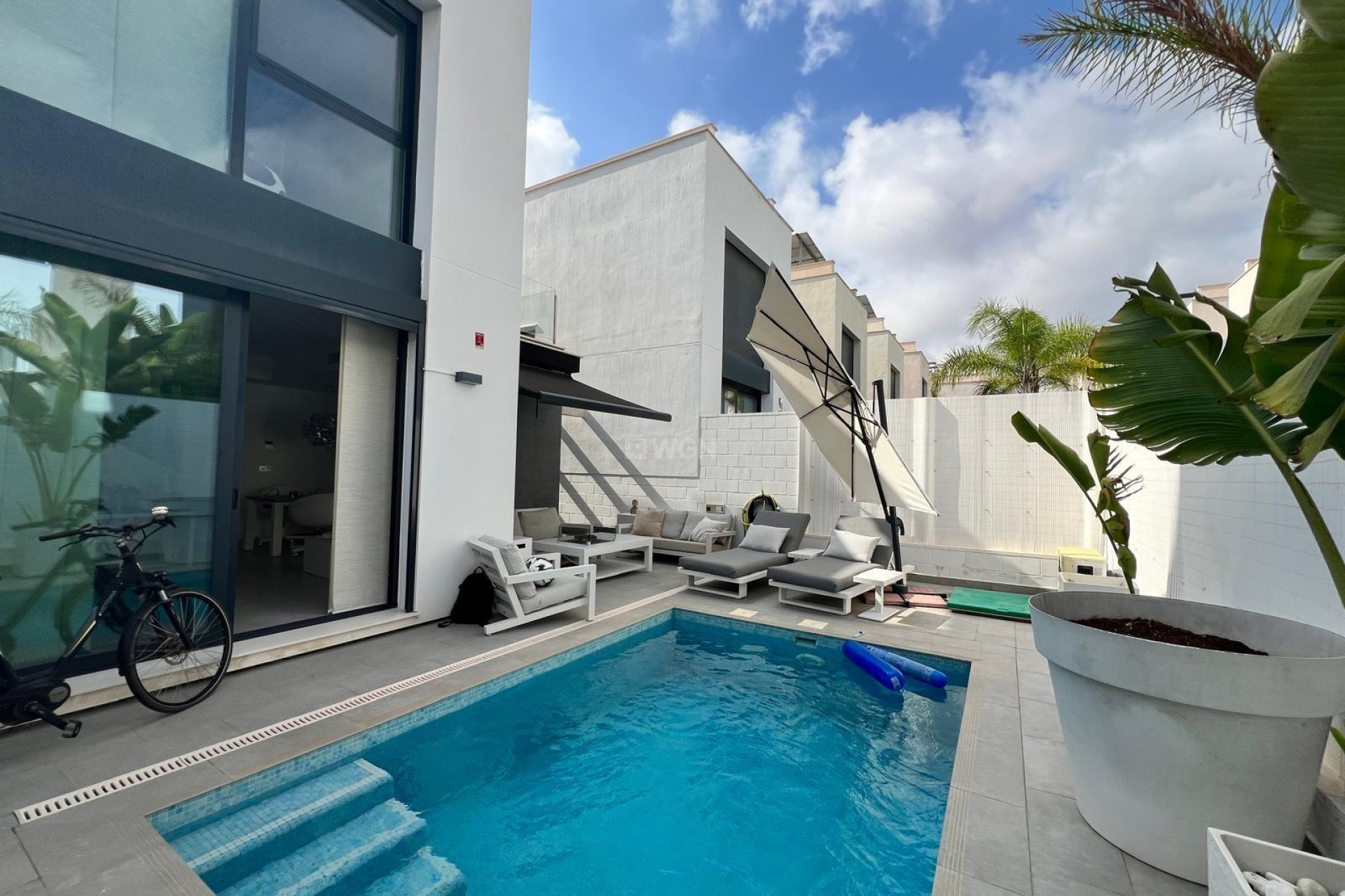 Wiederverkauf - Villa - Orihuela Costa - Villamartín-las Filipinas