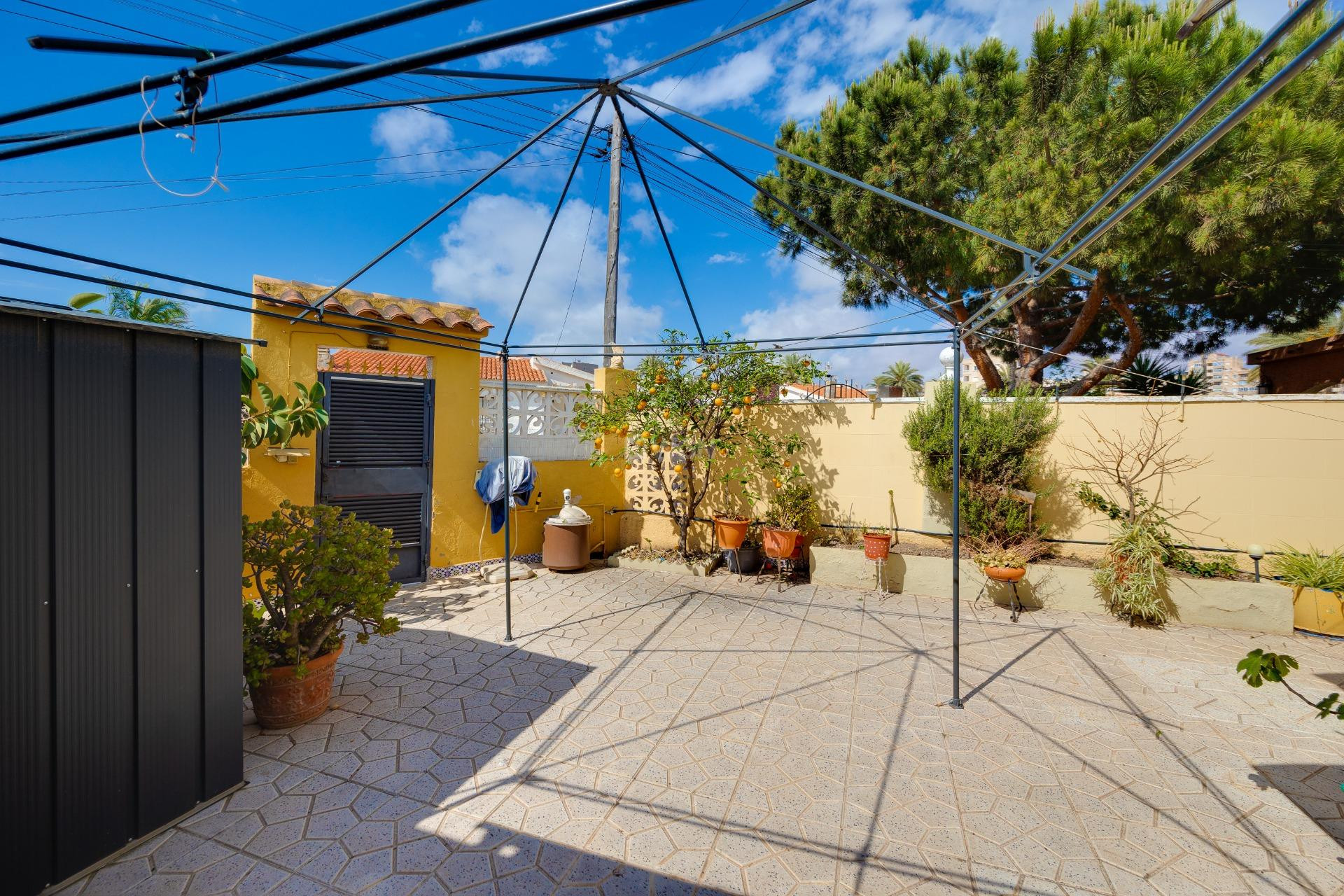 Wiederverkauf - Villa - Torrevieja - aguas nuevas