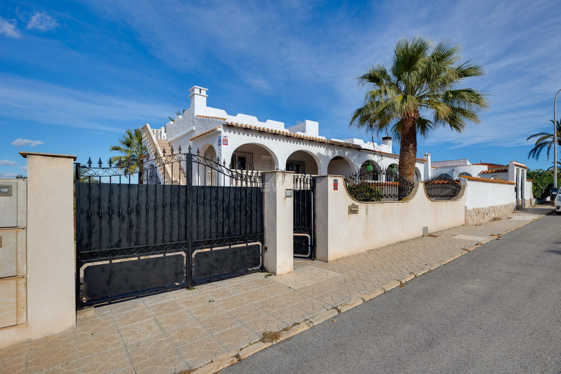 Wiederverkauf - Villa - Torrevieja - La Siesta - El Salado - Torreta