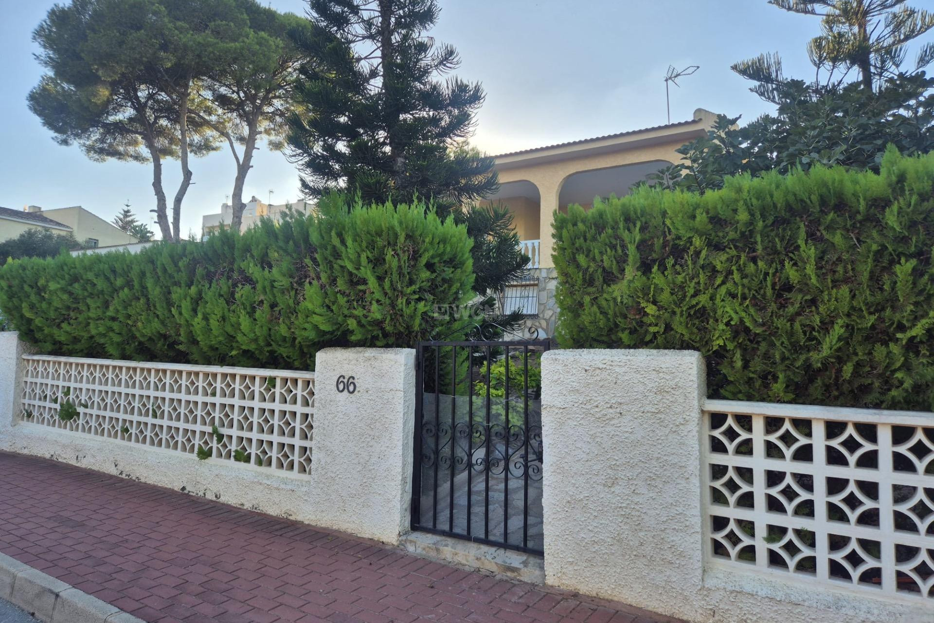 Wiederverkauf - Villa - Torrevieja - Los Balcones - Los Altos del Edén