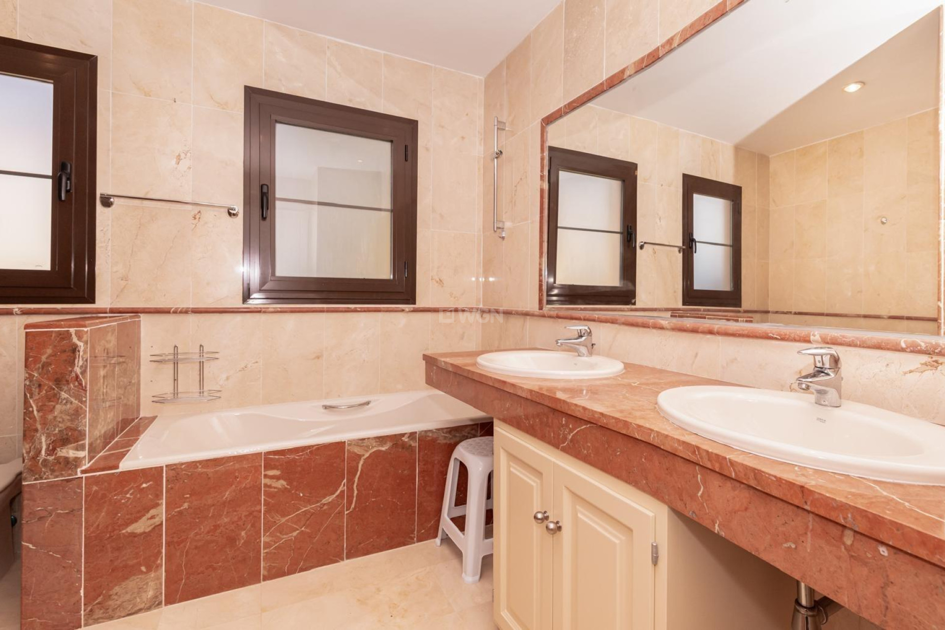 Wiederverkauf - Wohnung - Estepona - Atalaya-isdabe