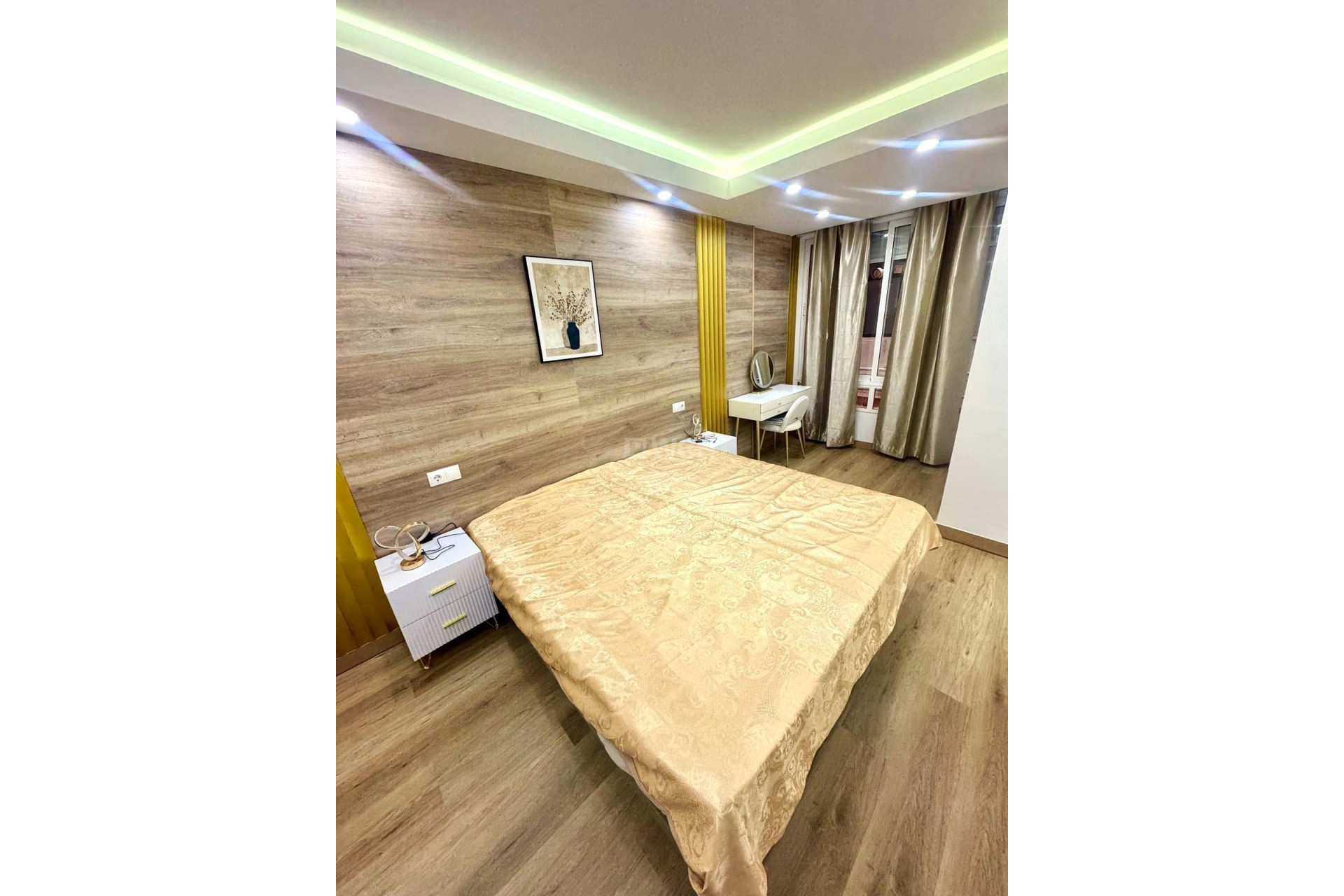Wiederverkauf - Wohnung - Torrevieja - Centro - Muelle Pesquero
