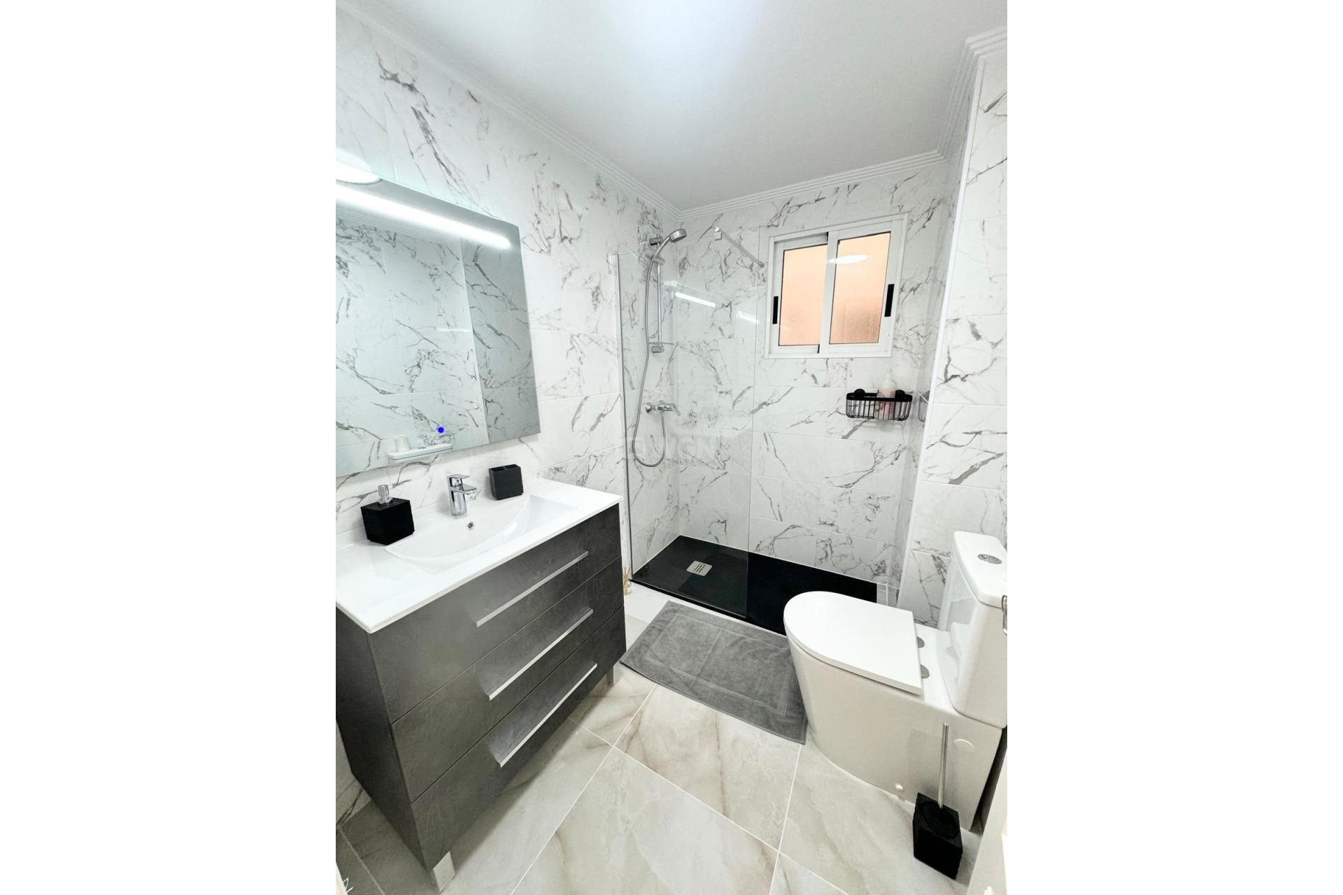 Wiederverkauf - Wohnung - Torrevieja - Centro