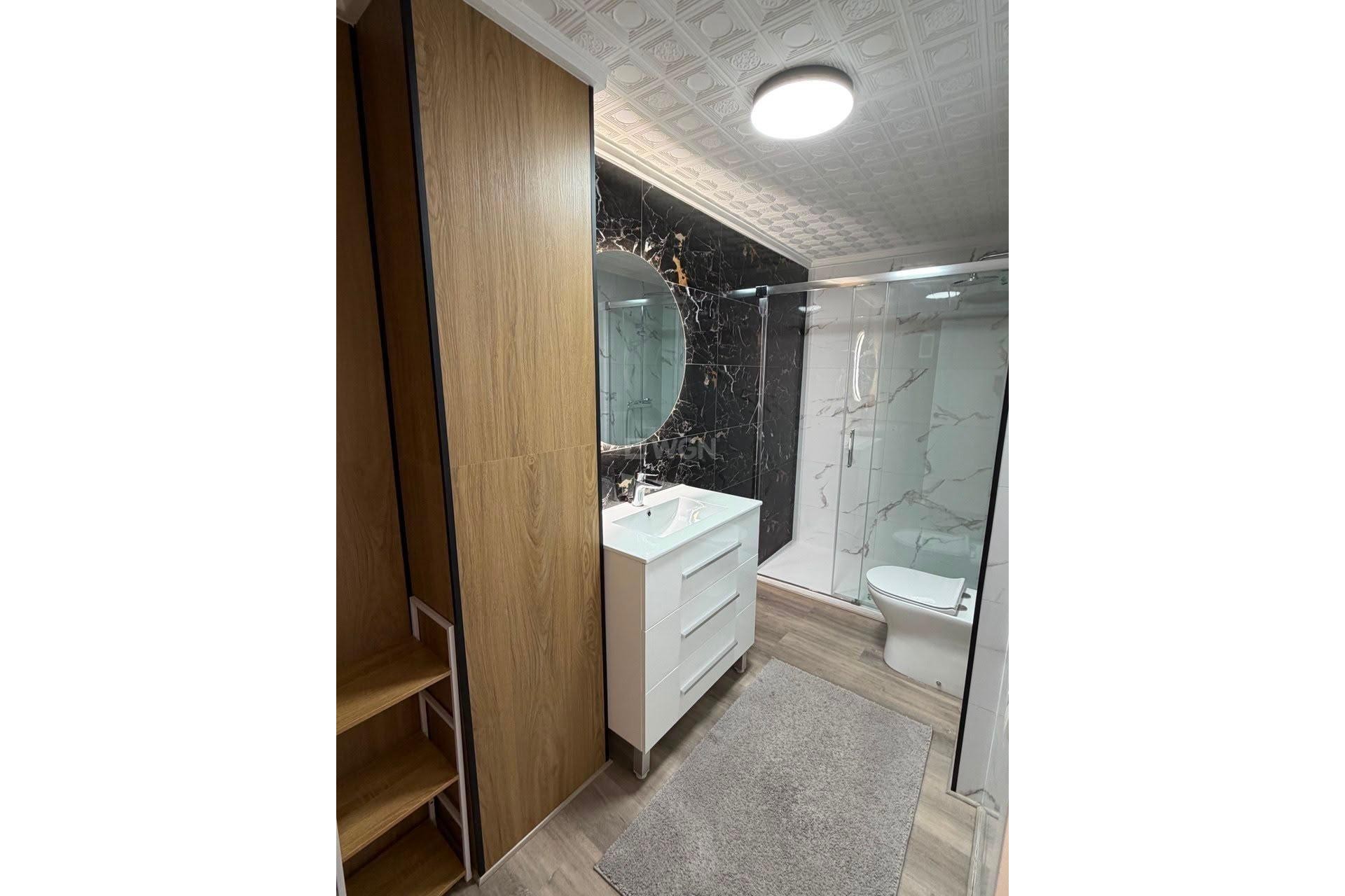 Wiederverkauf - Wohnung - Torrevieja - Centro