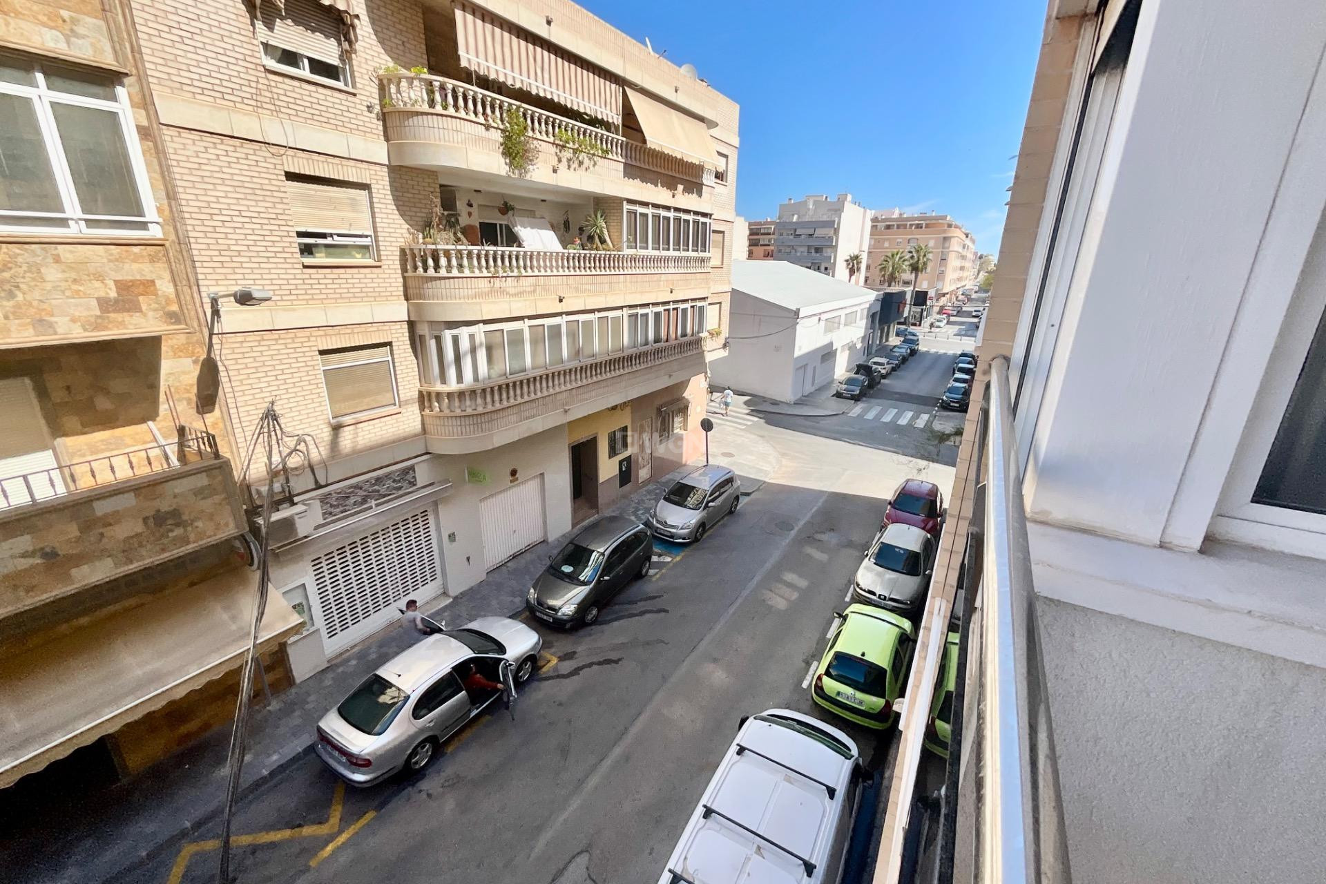 Wiederverkauf - Wohnung - Torrevieja - Centro