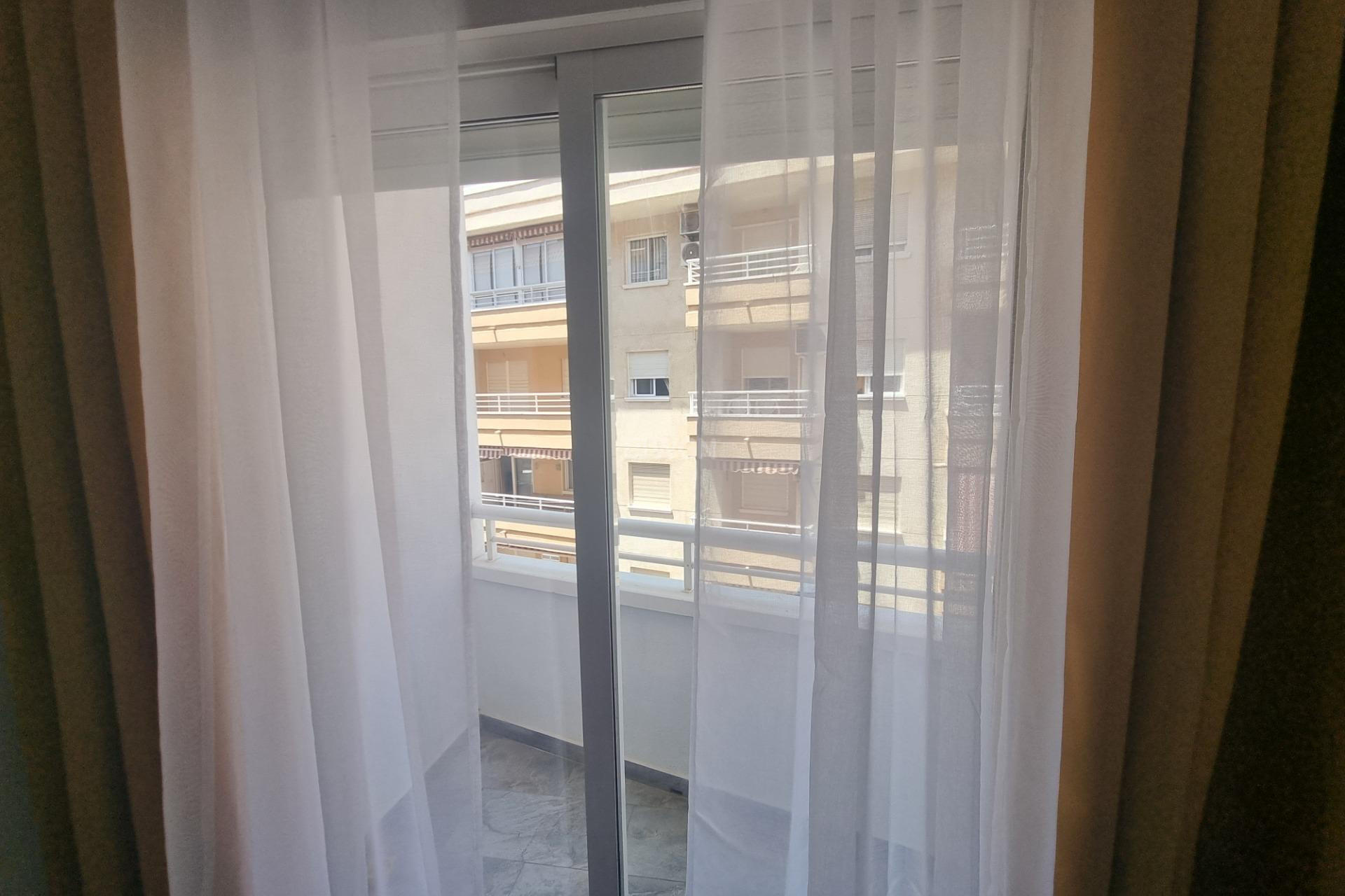 Wiederverkauf - Wohnung - Torrevieja - Estacion De Autobuses