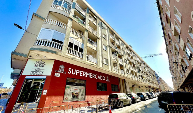 Wohnung - Wiederverkauf - Torrevieja - Centro