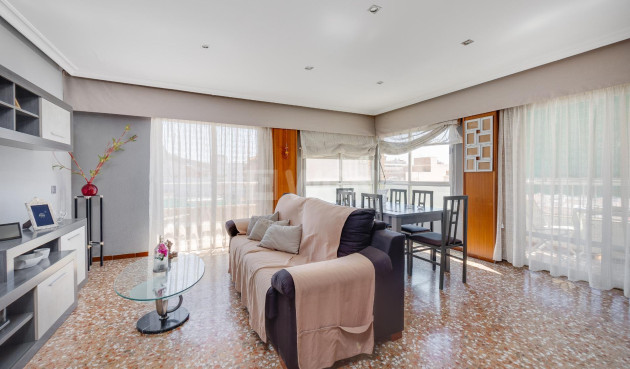 Wohnung - Wiederverkauf - Torrevieja - Centro