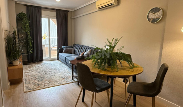 Wohnung - Wiederverkauf - Torrevieja - Playa del Cura