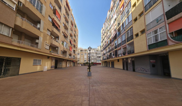 Wohnung - Wiederverkauf - Torrevieja - Playa del Cura