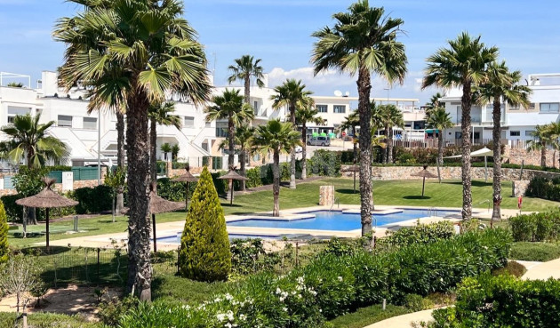 Wohnung - Wiederverkauf - Vistabella Golf Entre Naranjos - Inland
