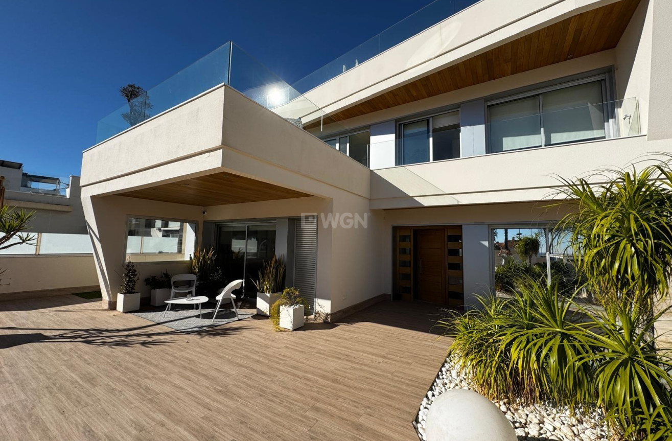 Odsprzedaż - Villa - Orihuela Costa - Campoamor