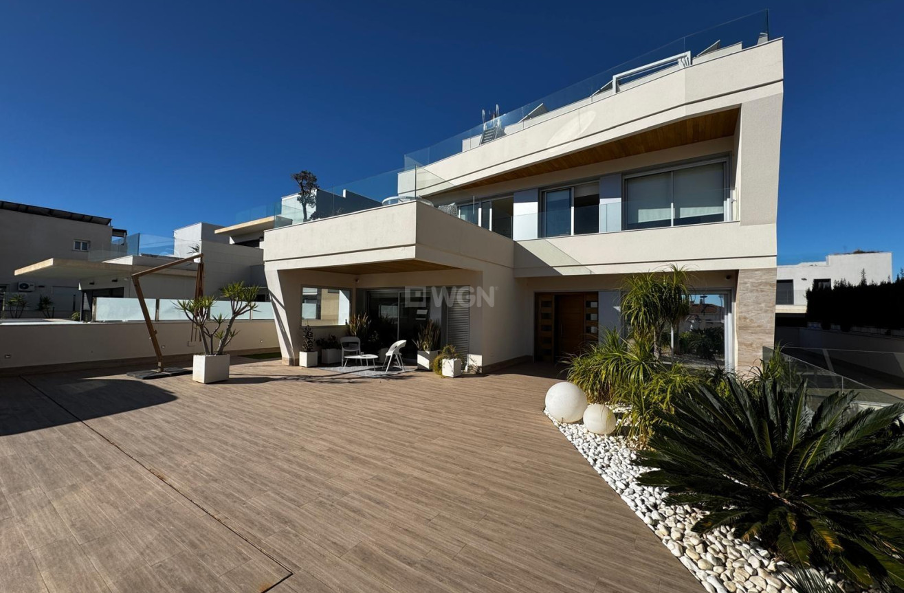 Odsprzedaż - Villa - Orihuela Costa - Campoamor