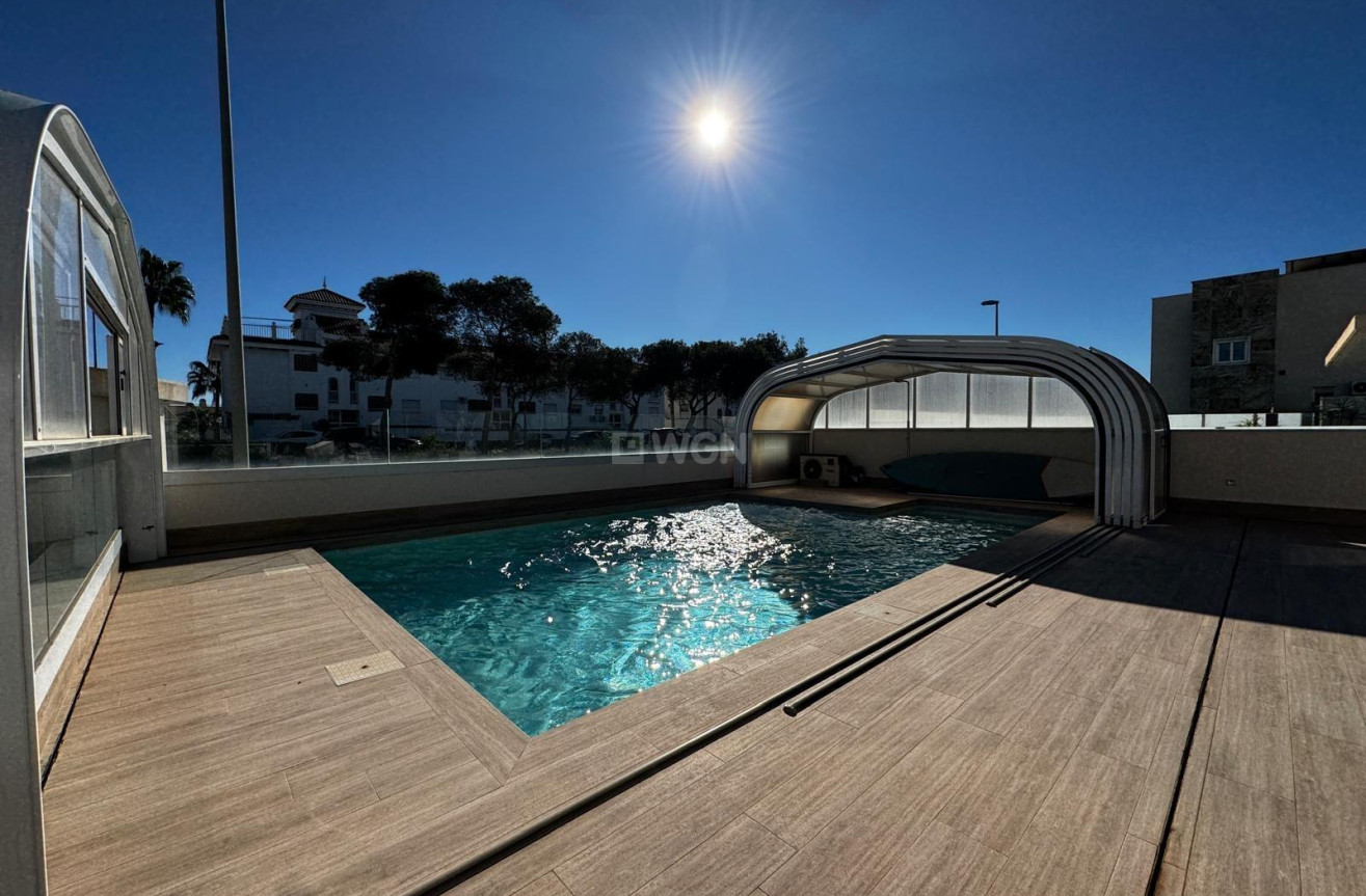 Odsprzedaż - Villa - Orihuela Costa - Campoamor