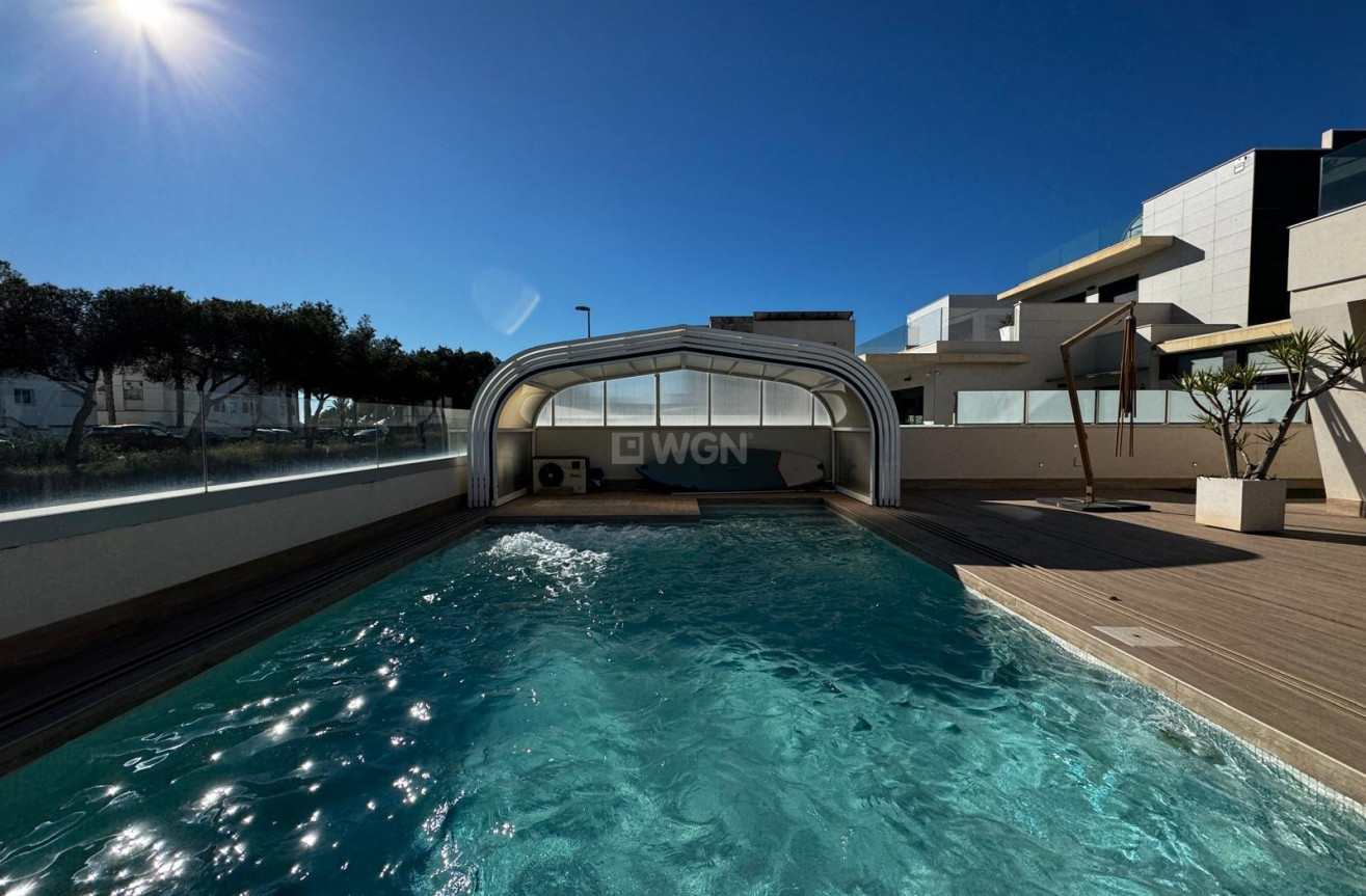 Odsprzedaż - Villa - Orihuela Costa - Campoamor