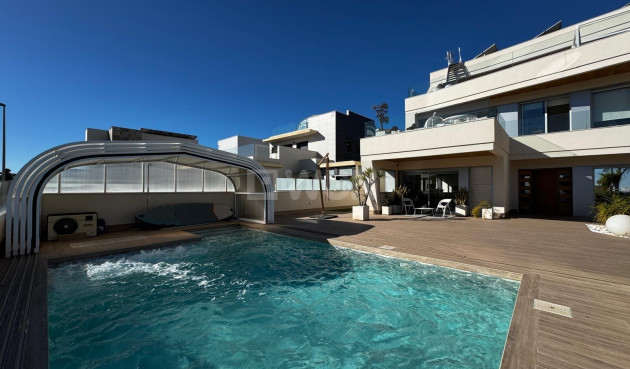 Odsprzedaż - Villa - Orihuela Costa - Campoamor