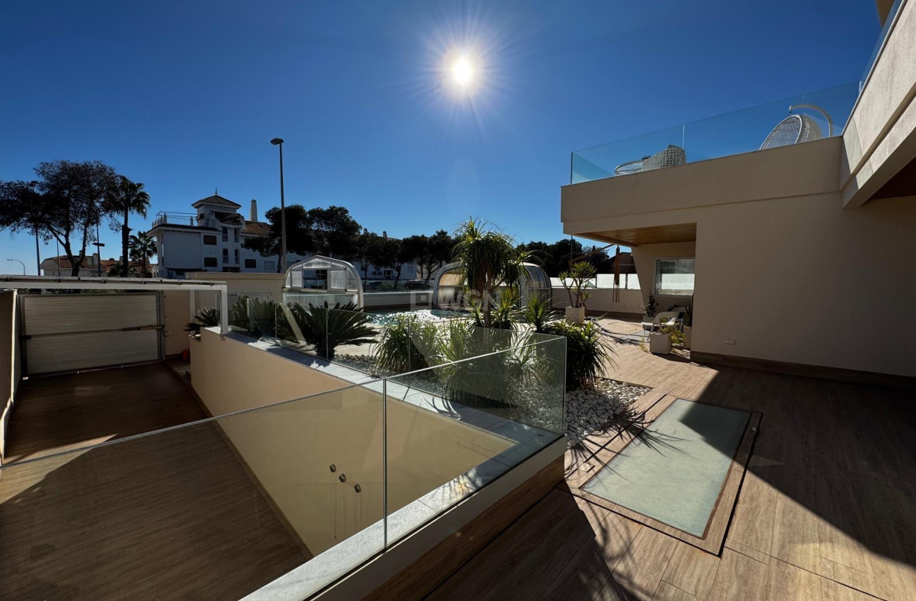 Odsprzedaż - Villa - Orihuela Costa - Campoamor