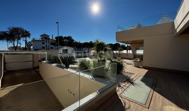 Odsprzedaż - Villa - Orihuela Costa - Campoamor