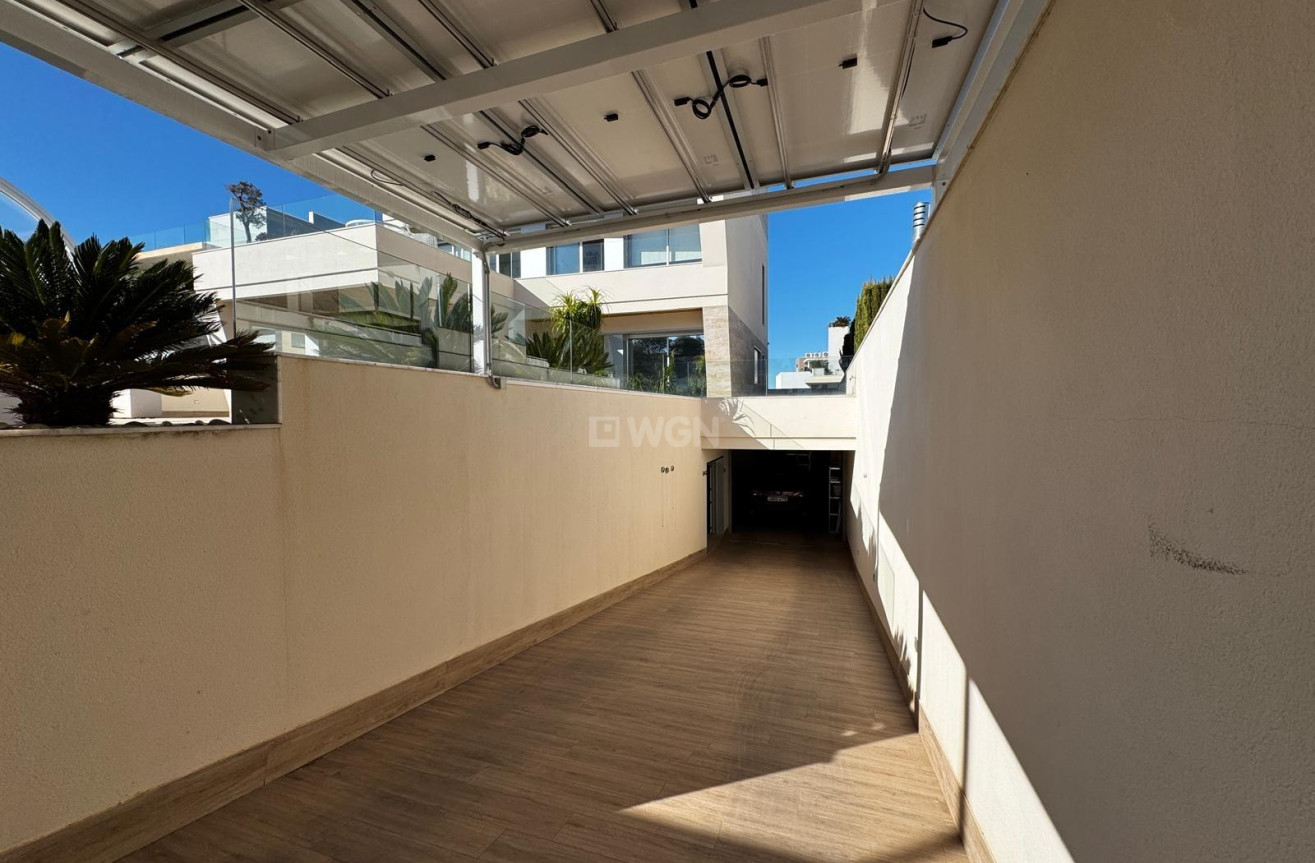 Odsprzedaż - Villa - Orihuela Costa - Campoamor