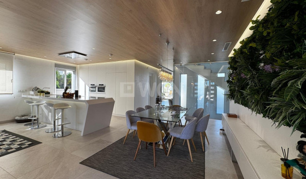 Odsprzedaż - Villa - Orihuela Costa - Campoamor