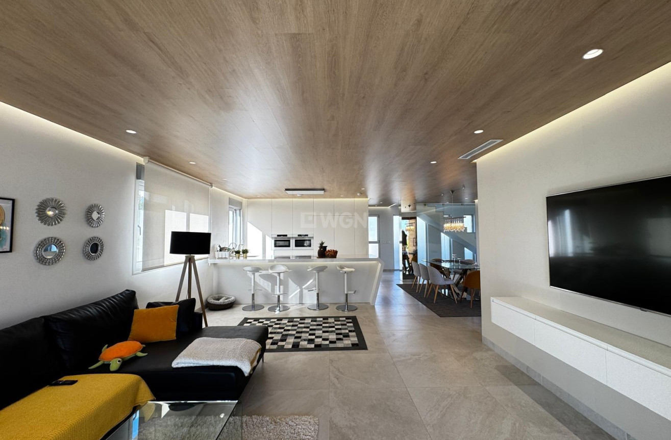Odsprzedaż - Villa - Orihuela Costa - Campoamor