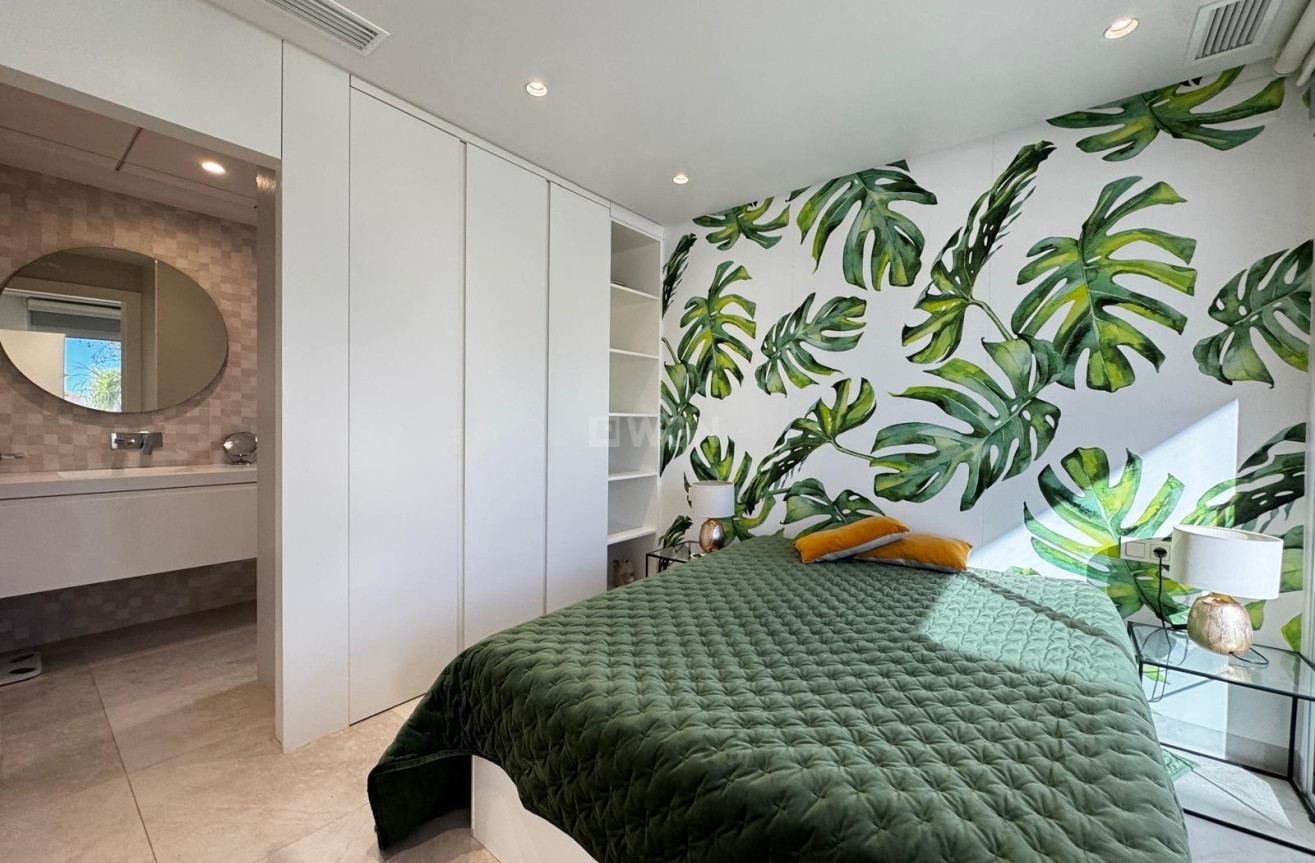 Odsprzedaż - Villa - Orihuela Costa - Campoamor