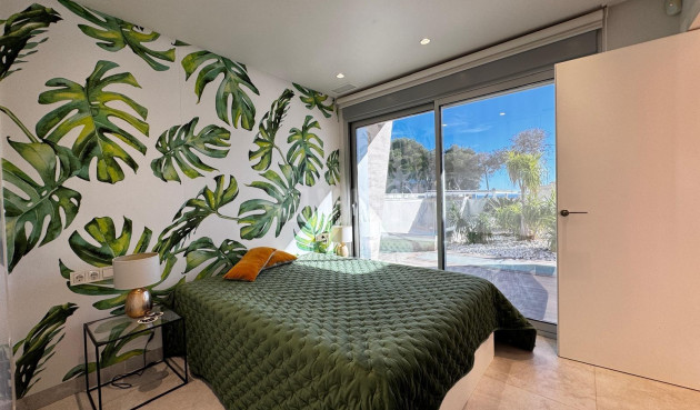 Odsprzedaż - Villa - Orihuela Costa - Campoamor