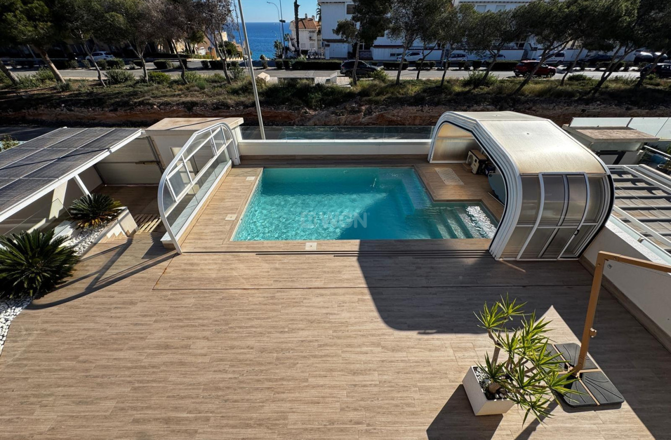 Odsprzedaż - Villa - Orihuela Costa - Campoamor
