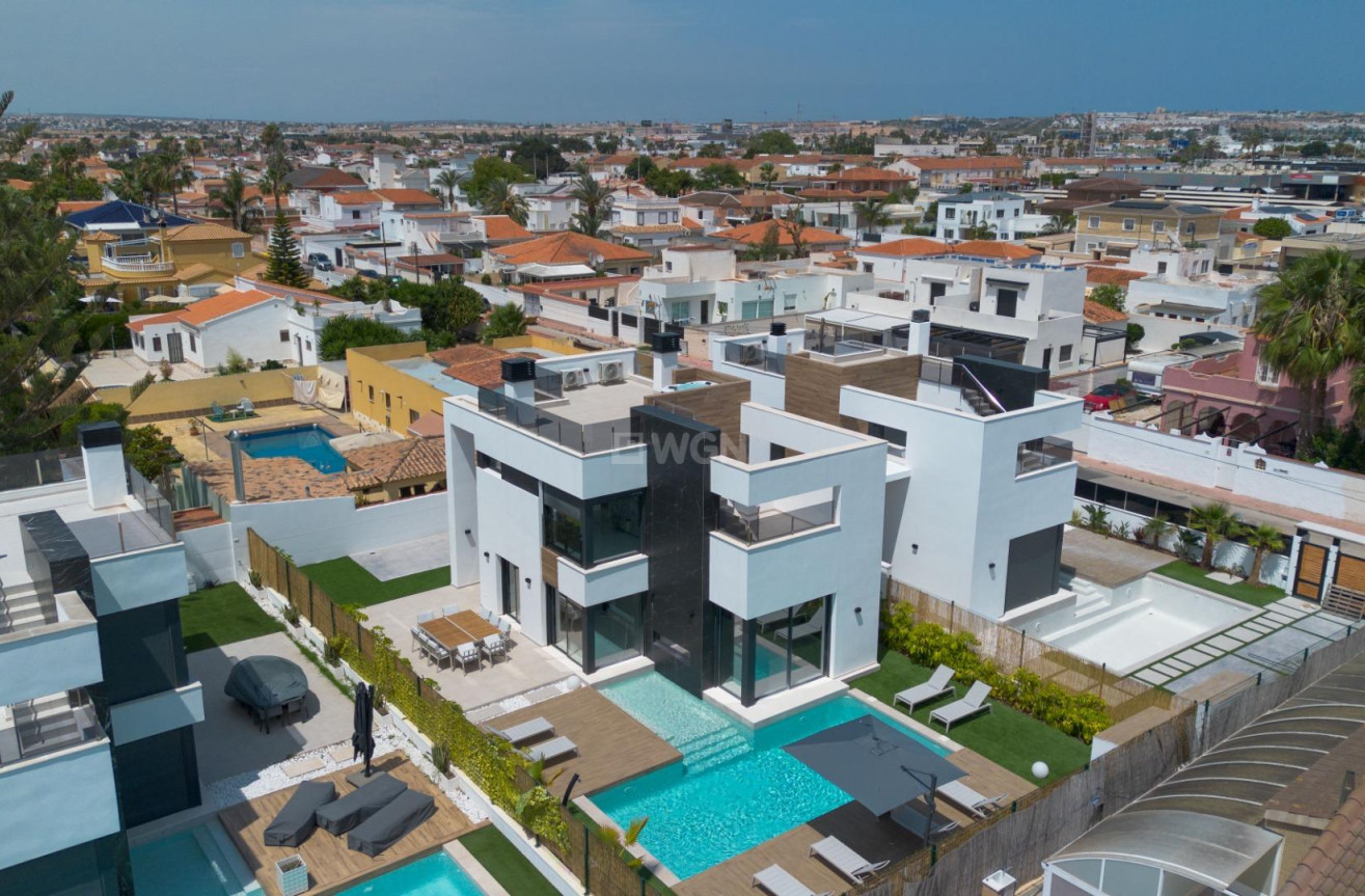 Odsprzedaż - Villa - Torrevieja - Torreta Florida