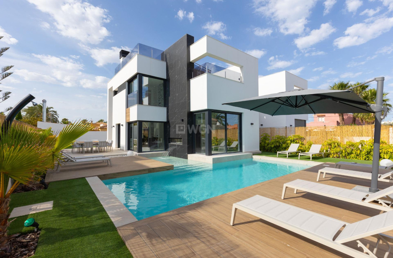Odsprzedaż - Villa - Torrevieja - Torreta Florida