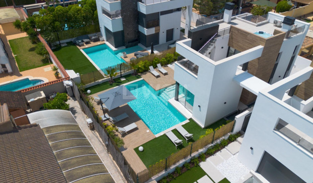 Odsprzedaż - Villa - Torrevieja - Torreta Florida