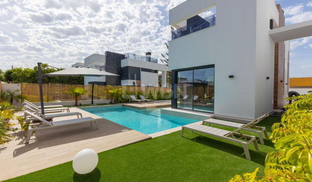 Odsprzedaż - Villa - Torrevieja - Torreta Florida