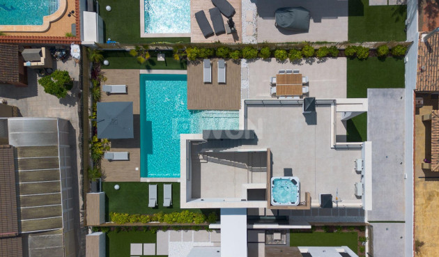 Odsprzedaż - Villa - Torrevieja - Torreta Florida