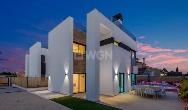 Odsprzedaż - Villa - Torrevieja - Torreta Florida