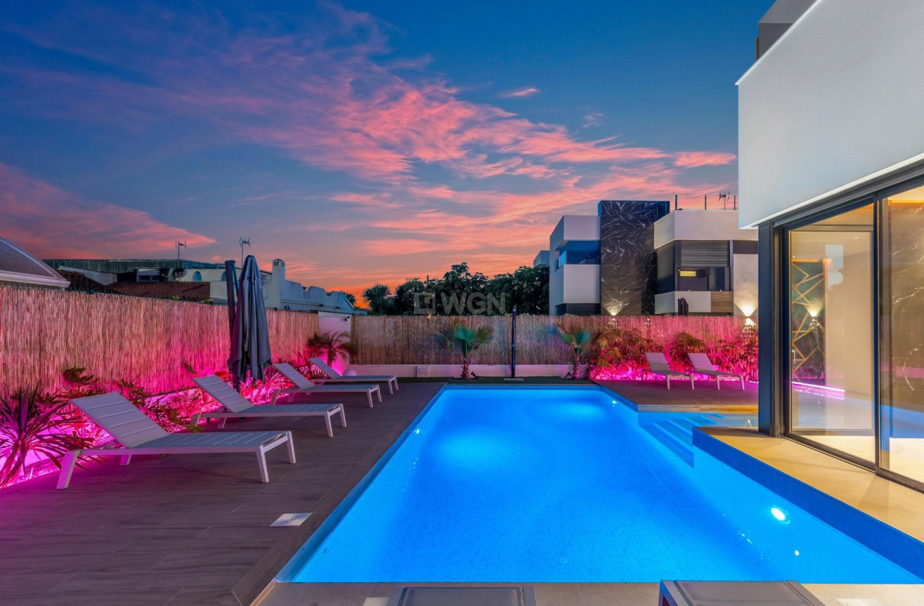 Odsprzedaż - Villa - Torrevieja - Torreta Florida