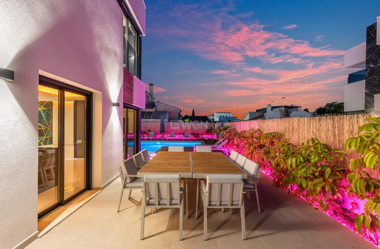 Odsprzedaż - Villa - Torrevieja - Torreta Florida
