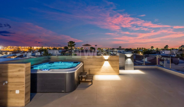 Odsprzedaż - Villa - Torrevieja - Torreta Florida