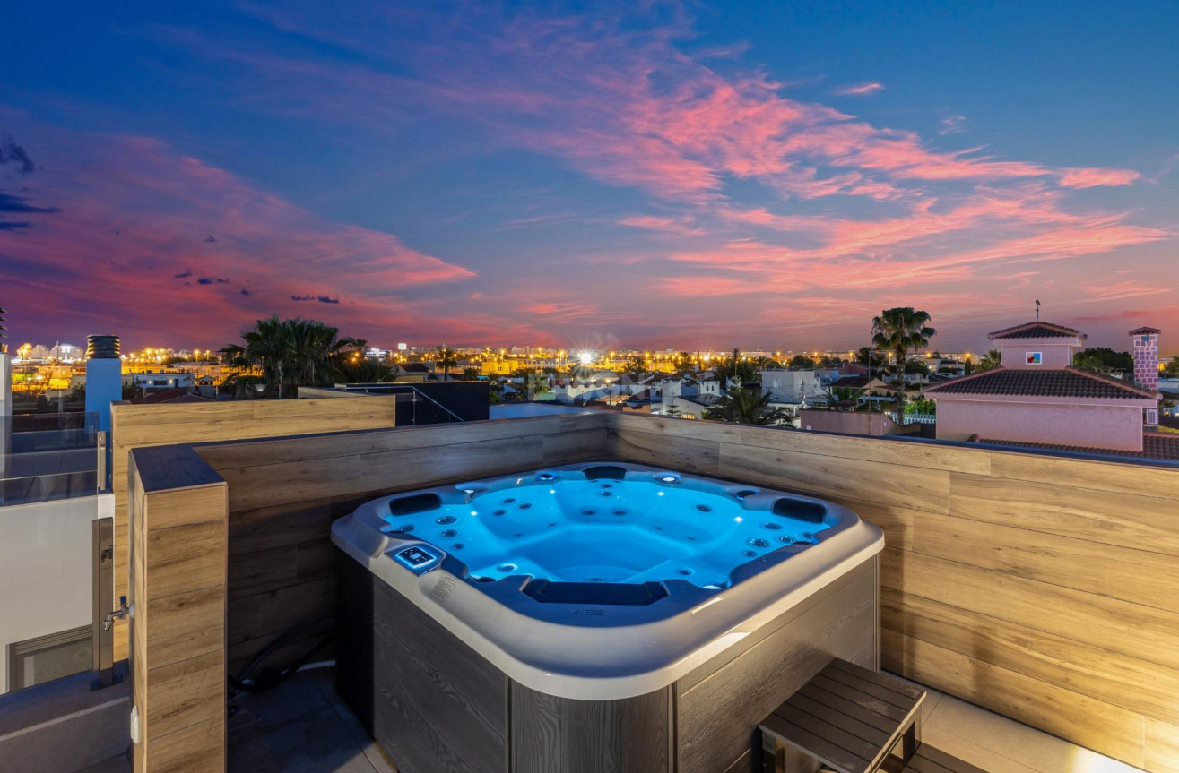 Odsprzedaż - Villa - Torrevieja - Torreta Florida