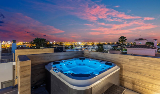 Odsprzedaż - Villa - Torrevieja - Torreta Florida