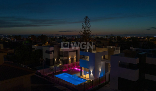 Odsprzedaż - Villa - Torrevieja - Torreta Florida