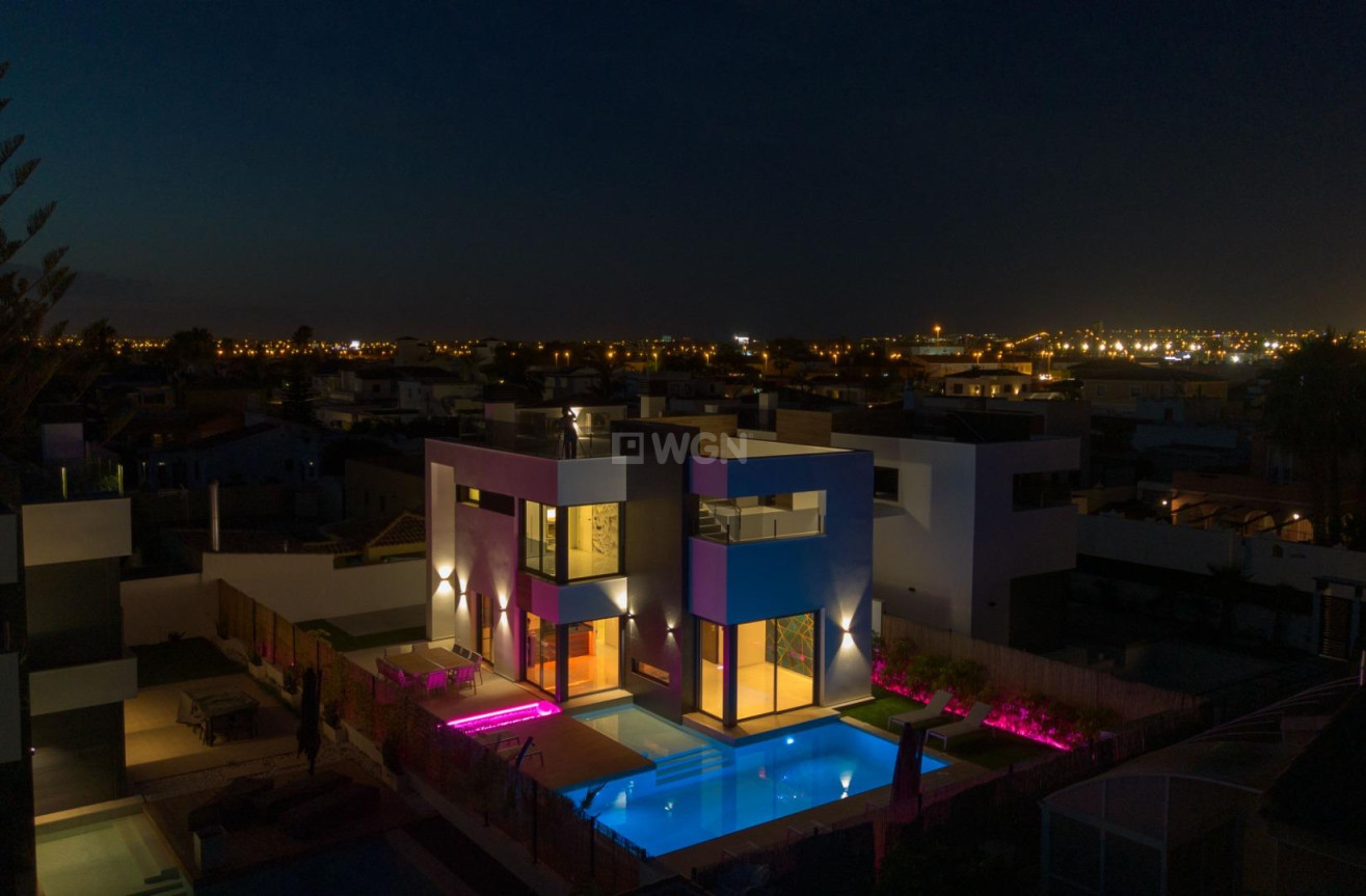 Odsprzedaż - Villa - Torrevieja - Torreta Florida