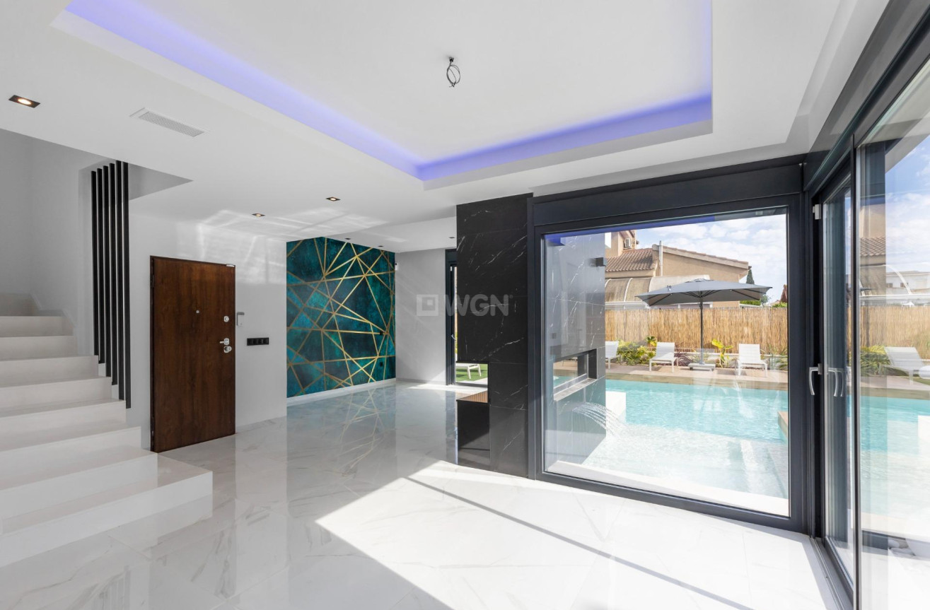 Odsprzedaż - Villa - Torrevieja - Torreta Florida